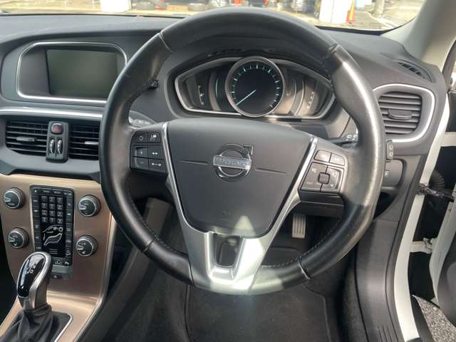 ボルボ Ｖ４０クロスカントリー Ｔ５ ４ＷＤ H27年 (東北) 99