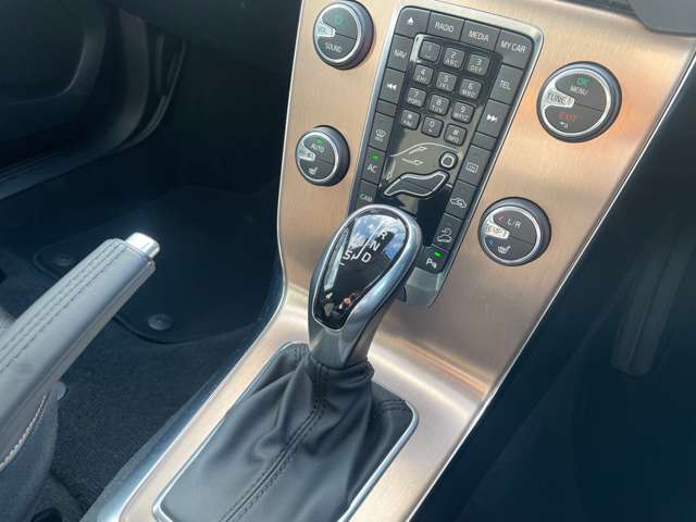 ボルボ Ｖ４０クロスカントリー Ｔ５ ４ＷＤ H27年 (東北) 99