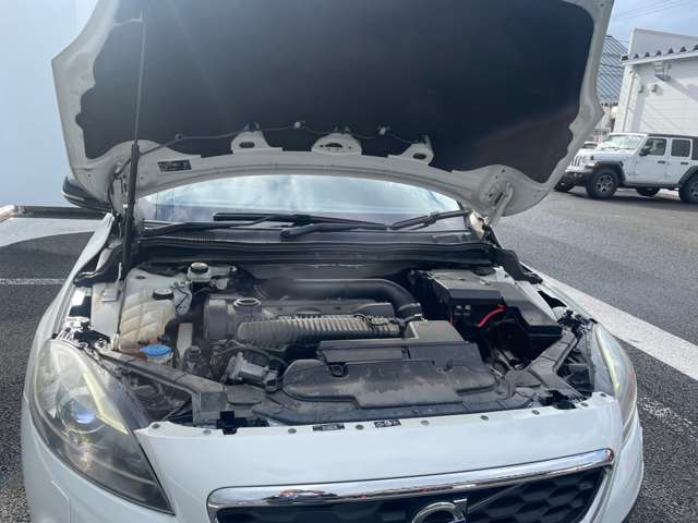 ボルボ Ｖ４０クロスカントリー Ｔ５ ４ＷＤ H27年 (東北) 99