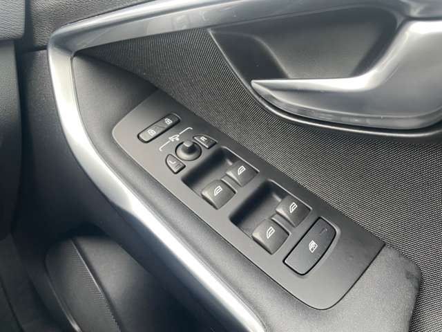 ボルボ Ｖ４０クロスカントリー Ｔ５ ４ＷＤ H27年 (東北) 99