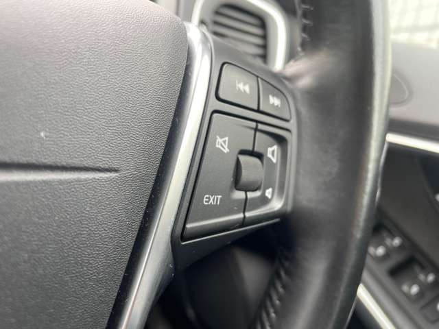 ボルボ Ｖ４０クロスカントリー Ｔ５ ４ＷＤ H27年 (東北) 99