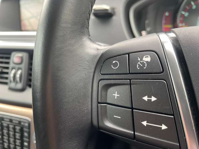 ボルボ Ｖ４０クロスカントリー Ｔ５ ４ＷＤ H27年 (東北) 99