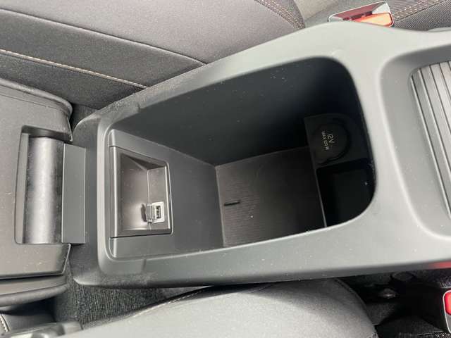 ボルボ Ｖ４０クロスカントリー Ｔ５ ４ＷＤ H27年 (東北) 99