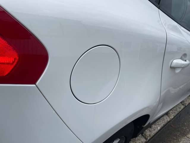 ボルボ Ｖ４０クロスカントリー Ｔ５ ４ＷＤ H27年 (東北) 99