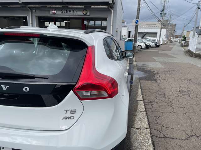 ボルボ Ｖ４０クロスカントリー Ｔ５ ４ＷＤ H27年 (東北) 99