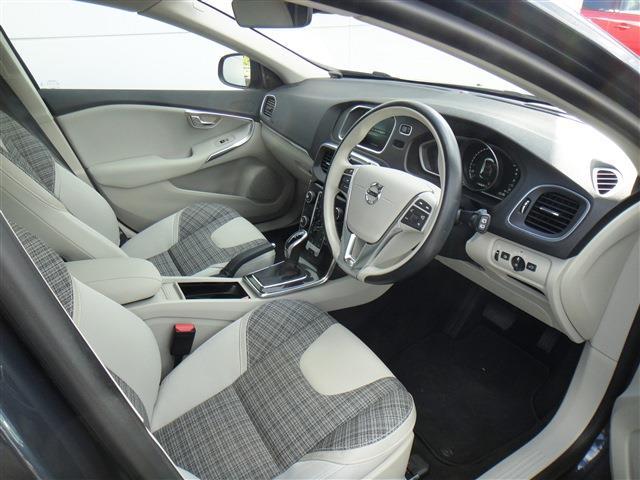 ボルボ Ｖ４０ Ｔ３　モメンタム H28年 (東北) 99