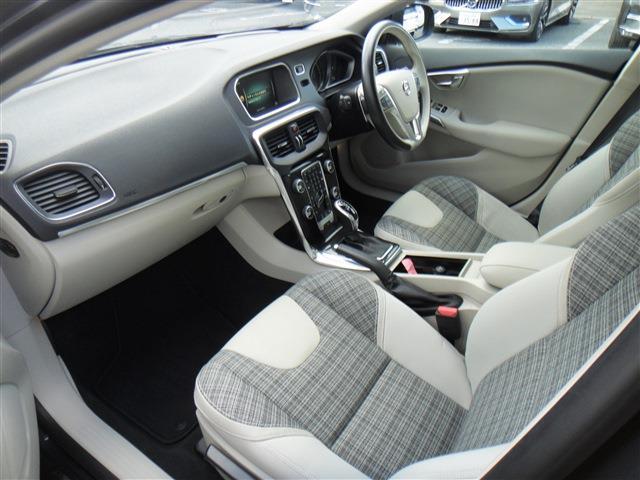 ボルボ Ｖ４０ Ｔ３　モメンタム H28年 (東北) 99