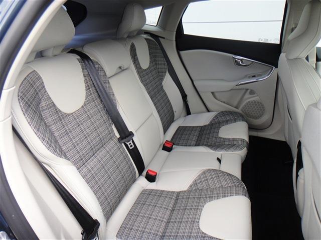 ボルボ Ｖ４０ Ｔ３　モメンタム H28年 (東北) 99