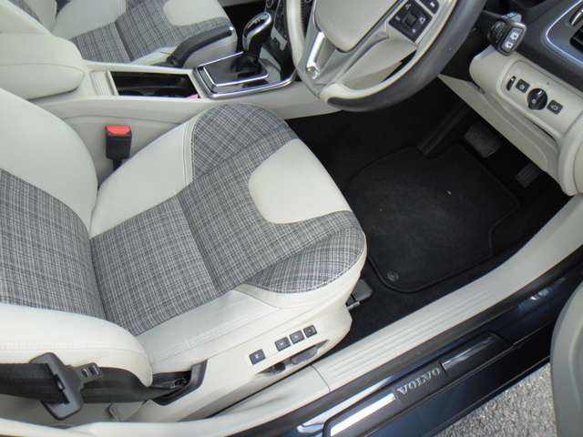 ボルボ Ｖ４０ Ｔ３　モメンタム H28年 (東北) 99