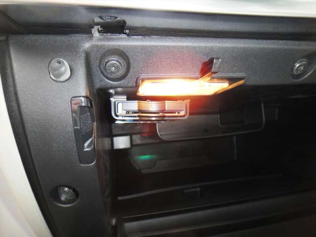 ボルボ Ｖ４０ Ｔ３　モメンタム H28年 (東北) 99