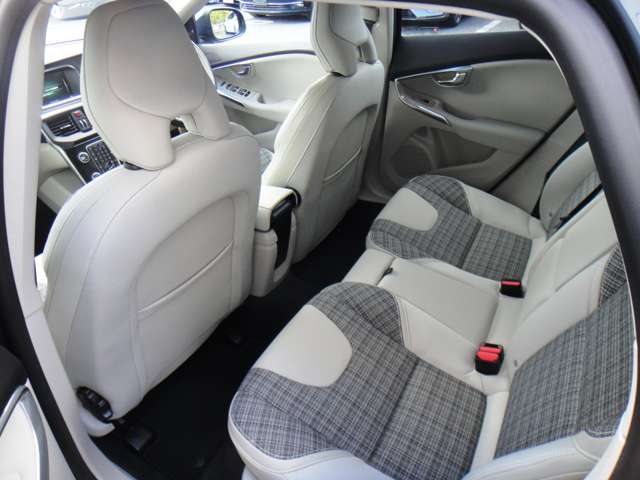 ボルボ Ｖ４０ Ｔ３　モメンタム H28年 (東北) 99