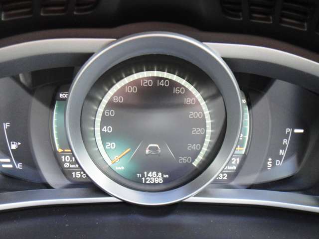 ボルボ Ｖ４０ Ｔ３　モメンタム H28年 (東北) 99