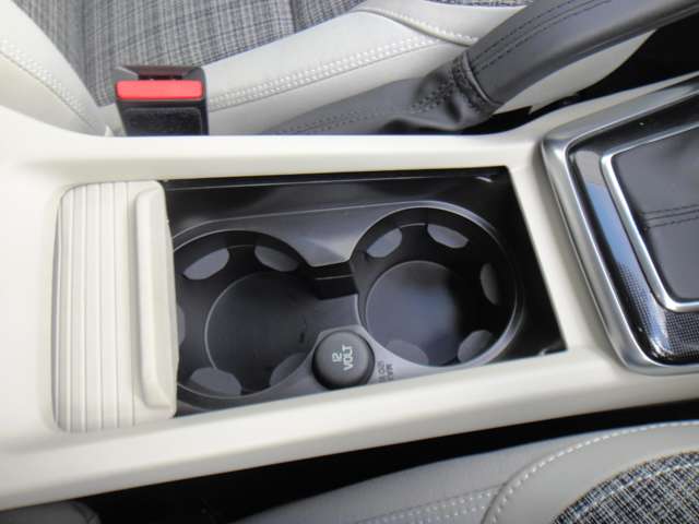 ボルボ Ｖ４０ Ｔ３　モメンタム H28年 (東北) 99