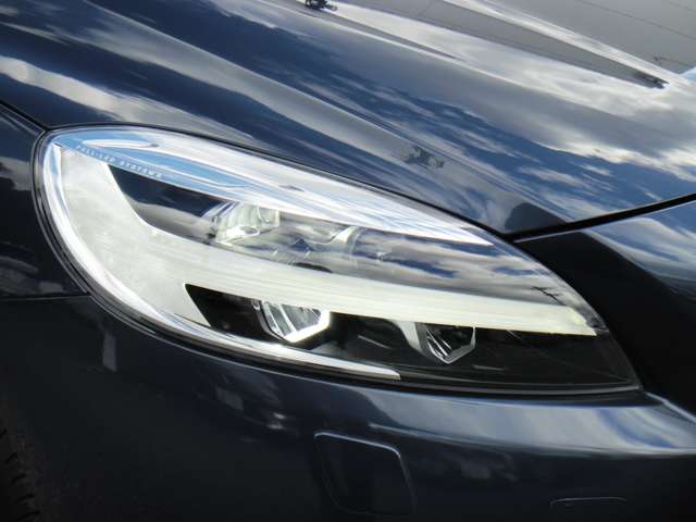 ボルボ Ｖ４０ Ｔ３　モメンタム H28年 (東北) 99