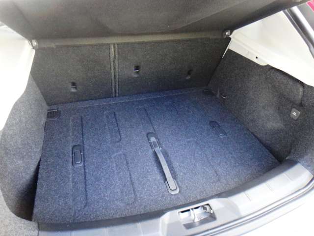 ボルボ Ｖ４０ Ｔ３　モメンタム H28年 (東北) 99