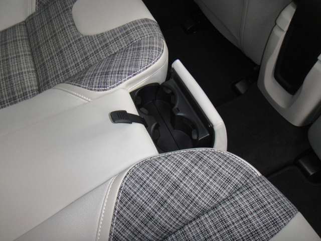 ボルボ Ｖ４０ Ｔ３　モメンタム H28年 (東北) 99