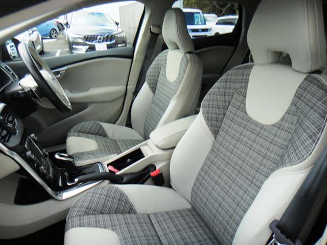 ボルボ Ｖ４０ Ｔ３　モメンタム H28年 (東北) 99