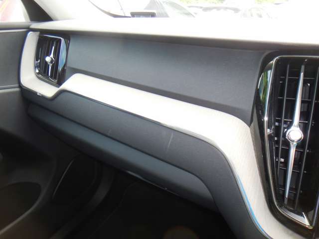 ボルボ ＸＣ６０ Ｔ５ ＡＷＤ インスクリプション ４ＷＤ H30年 (東北) 99