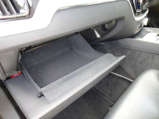 ボルボ ＸＣ６０ Ｔ５ ＡＷＤ インスクリプション ４ＷＤ H30年 (東北) 99