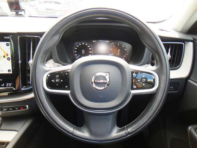 ボルボ ＸＣ６０ Ｔ５ ＡＷＤ インスクリプション ４ＷＤ H30年 (東北) 99