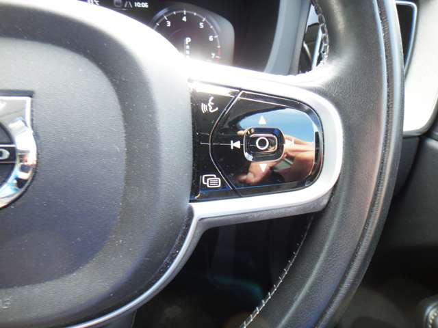 ボルボ ＸＣ６０ Ｔ５ ＡＷＤ インスクリプション ４ＷＤ H30年 (東北) 99