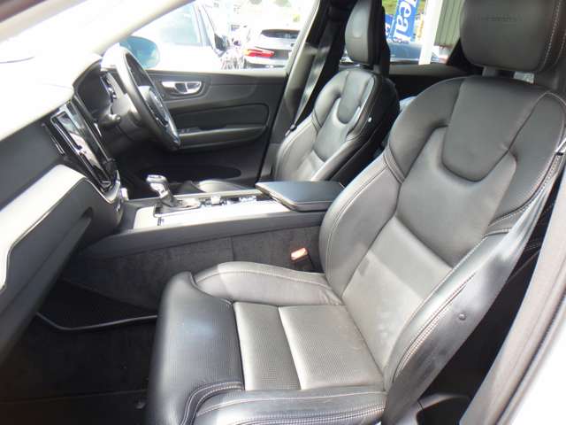 ボルボ ＸＣ６０ Ｔ５ ＡＷＤ インスクリプション ４ＷＤ H30年 (東北) 99