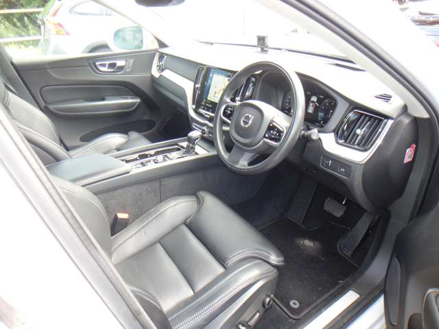 ボルボ ＸＣ６０ Ｔ５ ＡＷＤ インスクリプション ４ＷＤ H30年 (東北) 99