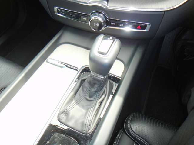 ボルボ ＸＣ６０ Ｔ５ ＡＷＤ インスクリプション ４ＷＤ H30年 (東北) 99