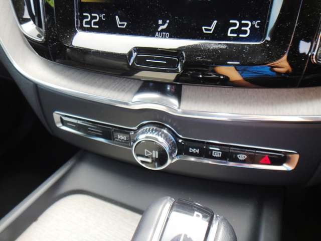 ボルボ ＸＣ６０ Ｔ５ ＡＷＤ インスクリプション ４ＷＤ H30年 (東北) 99