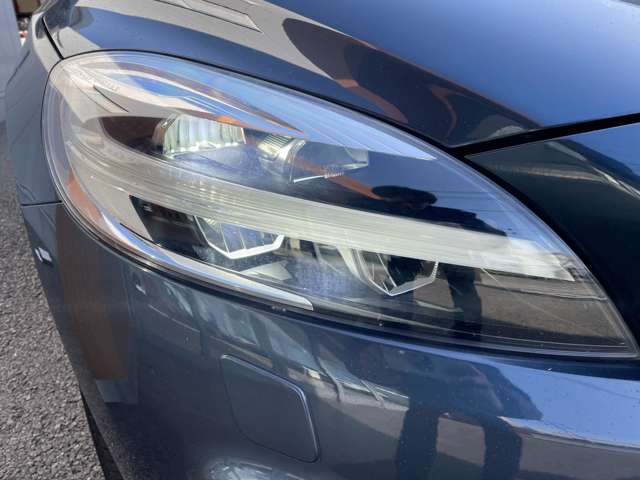 ボルボ Ｖ４０クロスカントリー Ｔ５ ＡＷＤ モメンタム ４ＷＤ H29年 (東北) 99