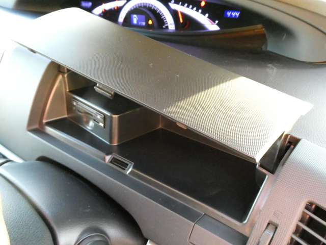 トヨタ エスティマ ２．４ アエラス H24年 (関東) 99