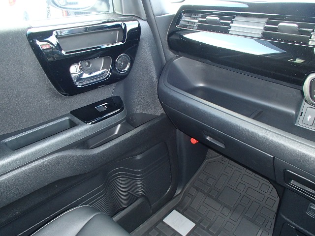 ホンダ Ｎ　ＢＯＸ カスタム ６６０ Ｌ ターボ ４ＷＤ R3年 (東北) 99