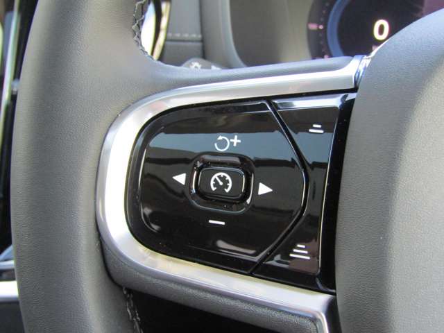 ボルボ Ｖ６０ リチャージ アルティメット Ｔ６ ＡＷＤ プラグイン ハイブリッド ４ＷＤ R4年 (関東) 99