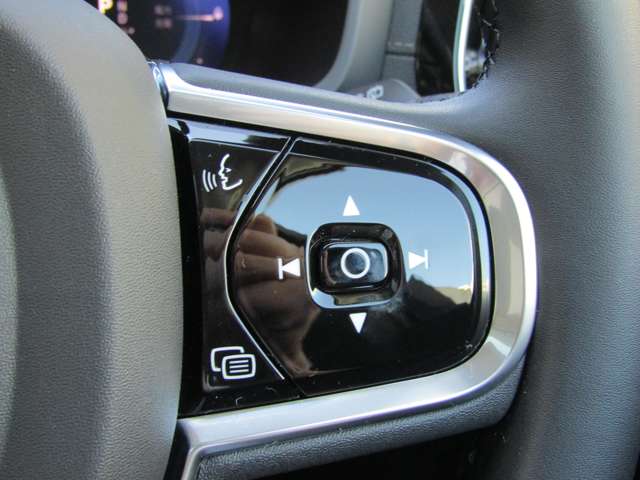 ボルボ Ｖ６０ リチャージ アルティメット Ｔ６ ＡＷＤ プラグイン ハイブリッド ４ＷＤ R4年 (関東) 99