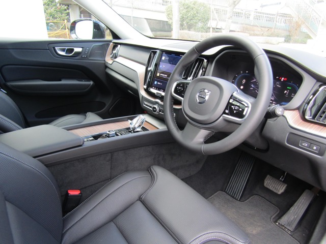 ボルボ ＸＣ６０ リチャージ アルティメット Ｔ６ ＡＷＤ プラグイン ハイブリッド ４ＷＤ R4年 (関東) 99