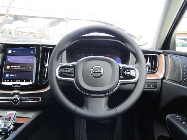 ボルボ ＸＣ６０ リチャージ アルティメット Ｔ６ ＡＷＤ プラグイン ハイブリッド ４ＷＤ R4年 (関東) 99
