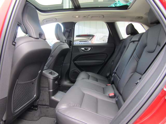 ボルボ ＸＣ６０ リチャージ アルティメット Ｔ６ ＡＷＤ プラグイン ハイブリッド ４ＷＤ R4年 (関東) 99