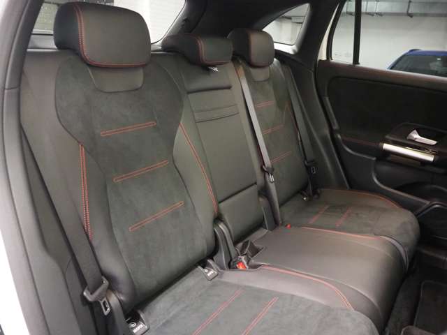 メルセデスベンツ ＧＬＡクラス ＧＬＡ２００ Ｄ ４マチック ＡＭＧライン ディーゼルターボ ４ＷＤ R3年 (関東) 99