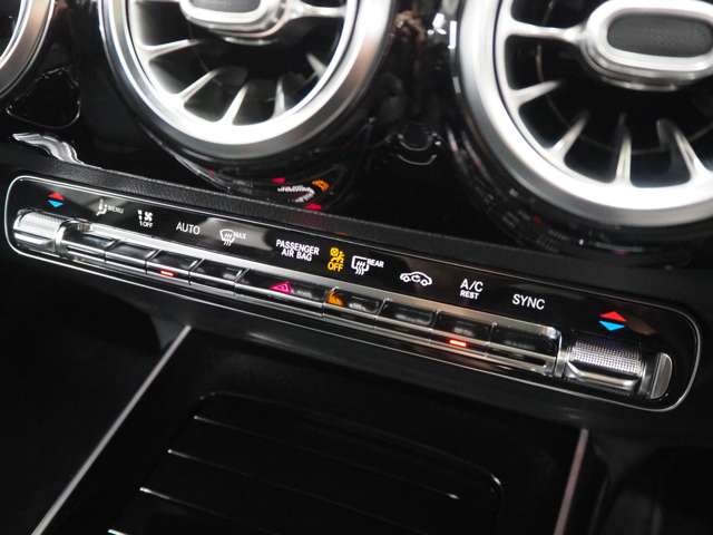 メルセデスベンツ ＧＬＡクラス ＧＬＡ２００ Ｄ ４マチック ＡＭＧライン ディーゼルターボ ４ＷＤ R3年 (関東) 99