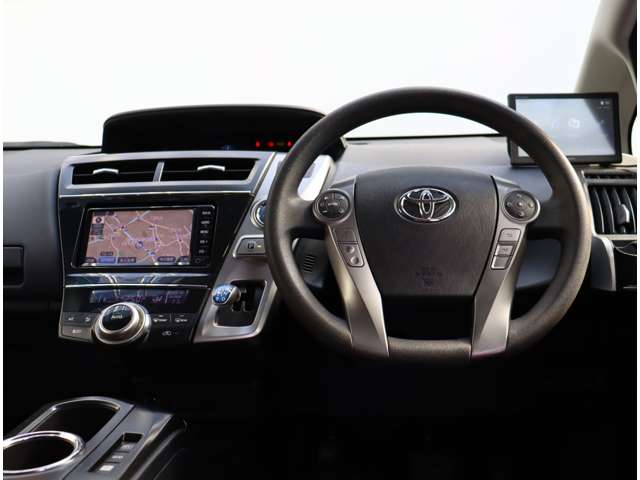 トヨタ プリウスΑ １．８ Ｓ H29年 (関東) 99