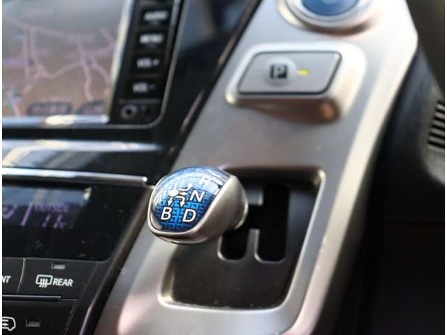 トヨタ プリウスΑ １．８ Ｓ H29年 (関東) 99