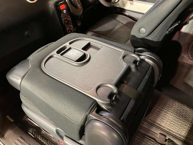 トヨタ ポルテ １．５ Ｆ ４ＷＤ H25年 (東北) 99