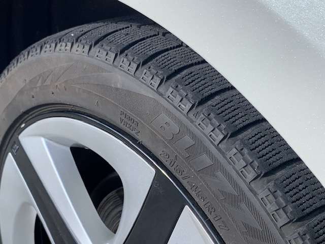 トヨタ プリウス １．８ Ａ プレミアム ツーリングセレクション Ｅ－ＦＯＵＲ ４ＷＤ H28年 (東北) 99