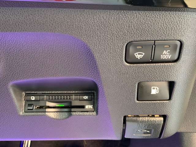 トヨタ プリウス １．８ Ａ プレミアム ツーリングセレクション Ｅ－ＦＯＵＲ ４ＷＤ H28年 (東北) 99