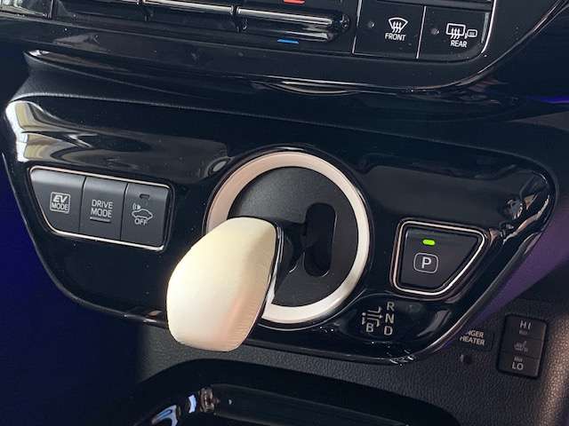 トヨタ プリウス １．８ Ａ プレミアム ツーリングセレクション Ｅ－ＦＯＵＲ ４ＷＤ H28年 (東北) 99