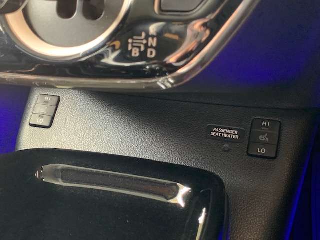 トヨタ プリウス １．８ Ａ プレミアム ツーリングセレクション Ｅ－ＦＯＵＲ ４ＷＤ H28年 (東北) 99