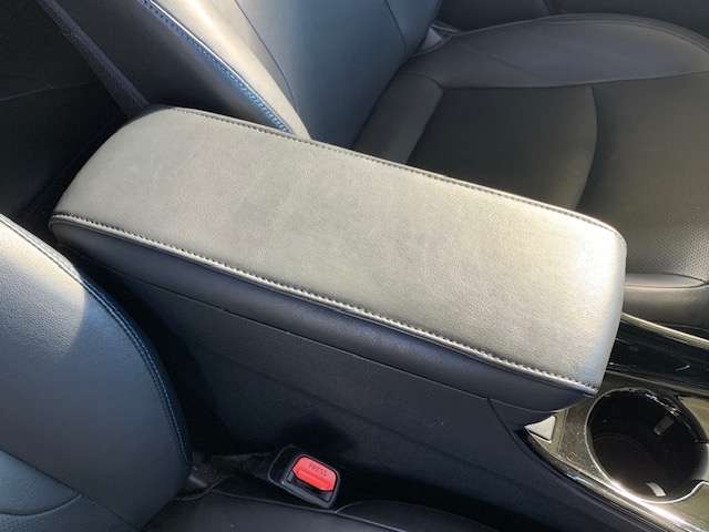 トヨタ プリウス １．８ Ａ プレミアム ツーリングセレクション Ｅ－ＦＯＵＲ ４ＷＤ H28年 (東北) 99