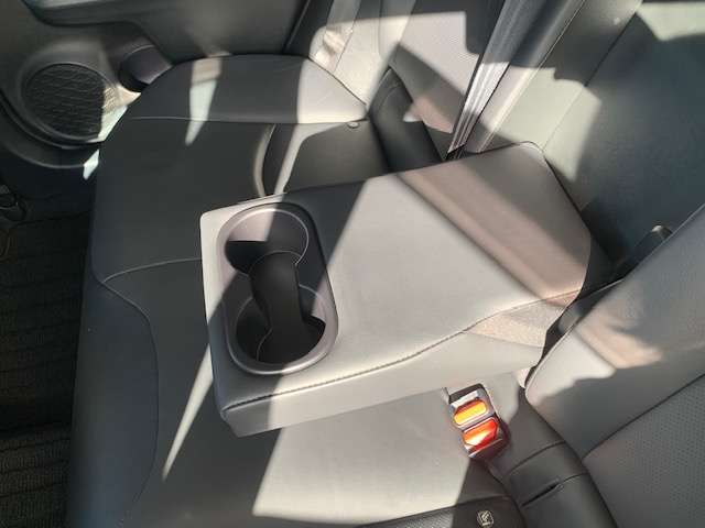 トヨタ プリウス １．８ Ａ プレミアム ツーリングセレクション Ｅ－ＦＯＵＲ ４ＷＤ H28年 (東北) 99