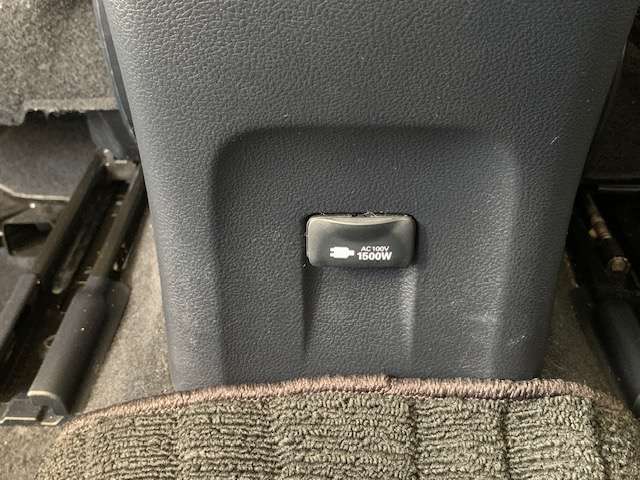 トヨタ プリウス １．８ Ａ プレミアム ツーリングセレクション Ｅ－ＦＯＵＲ ４ＷＤ H28年 (東北) 99