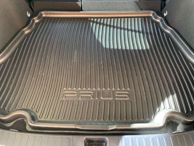 トヨタ プリウス １．８ Ａ プレミアム ツーリングセレクション Ｅ－ＦＯＵＲ ４ＷＤ H28年 (東北) 99